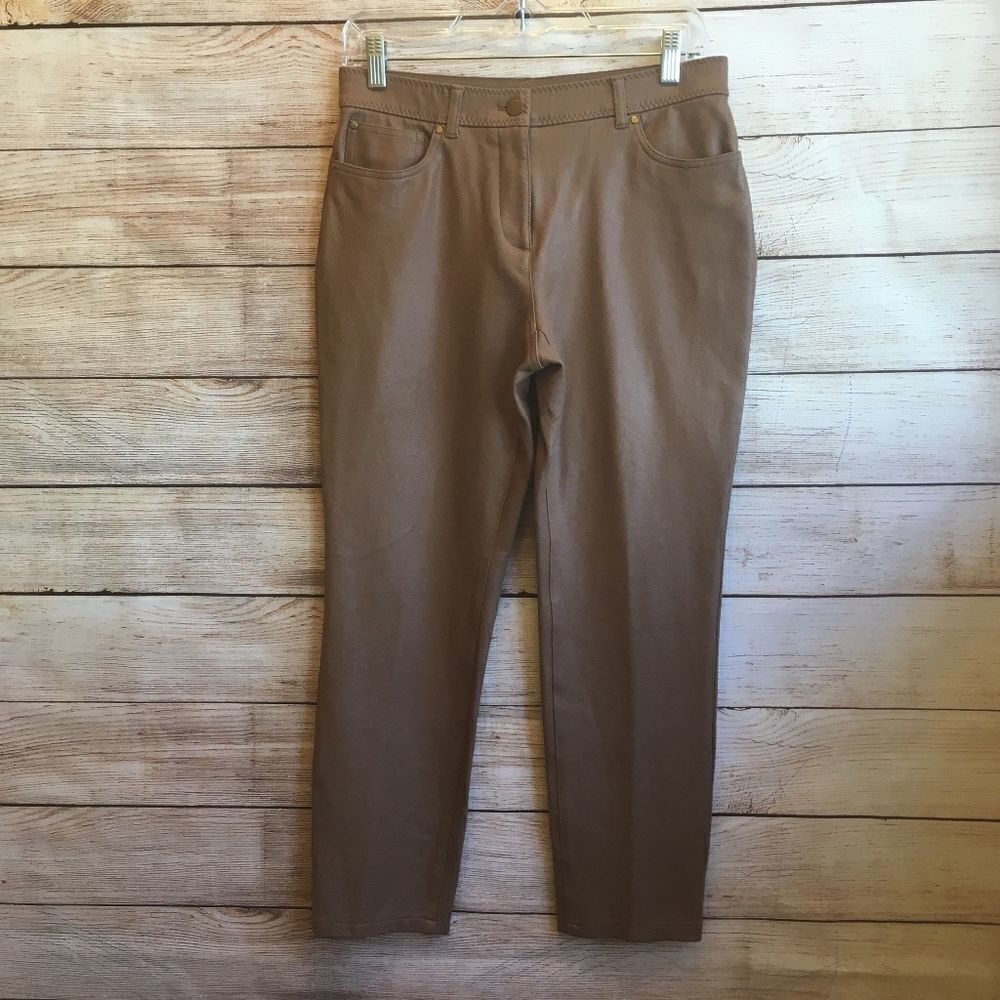 CHICOS SO SLIMMING PANTS IN TAN VEGAN LEATHER‎